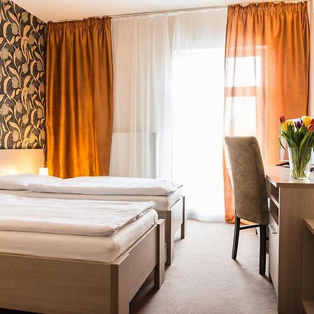 Hotel Dastan Levice Exteriér fotografie