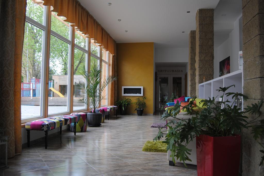 Hotel Dastan Levice Exteriér fotografie