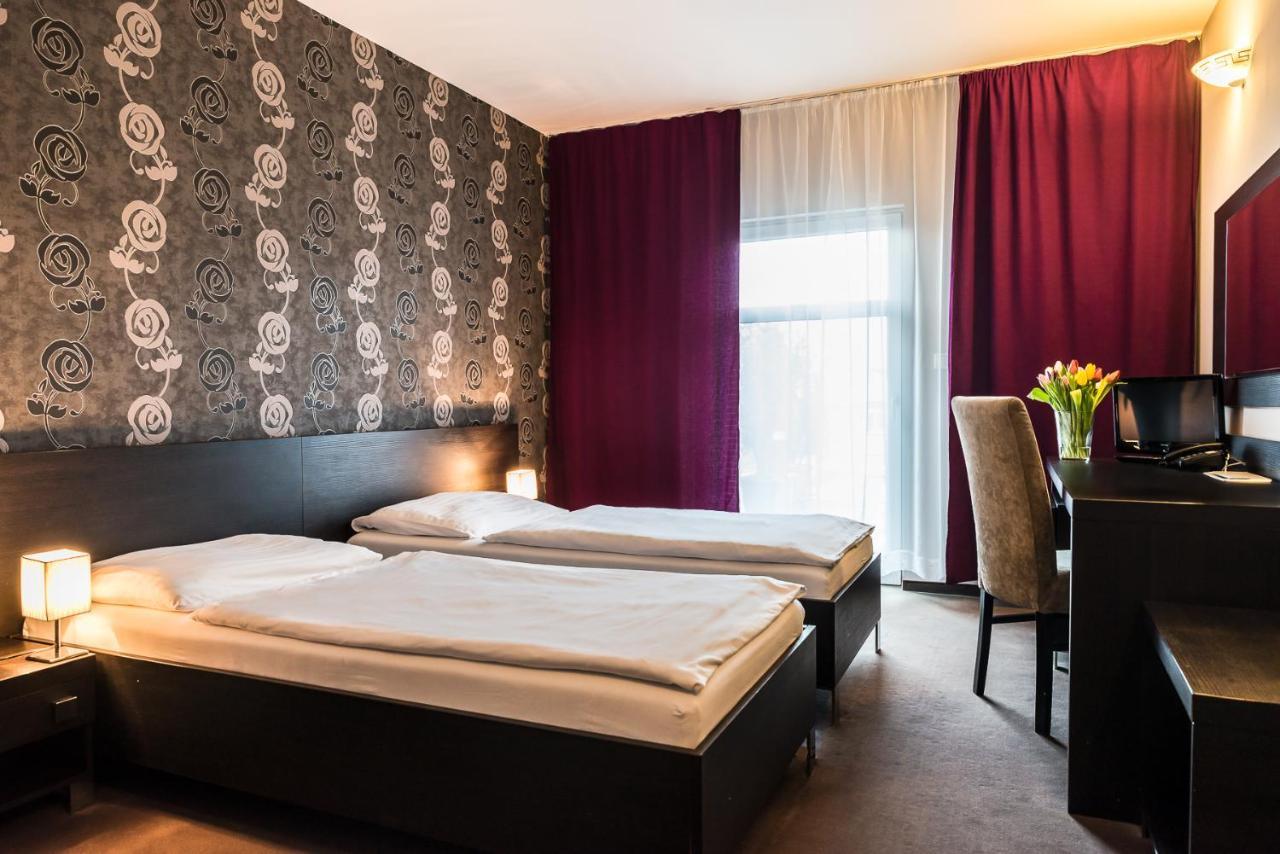 Hotel Dastan Levice Exteriér fotografie