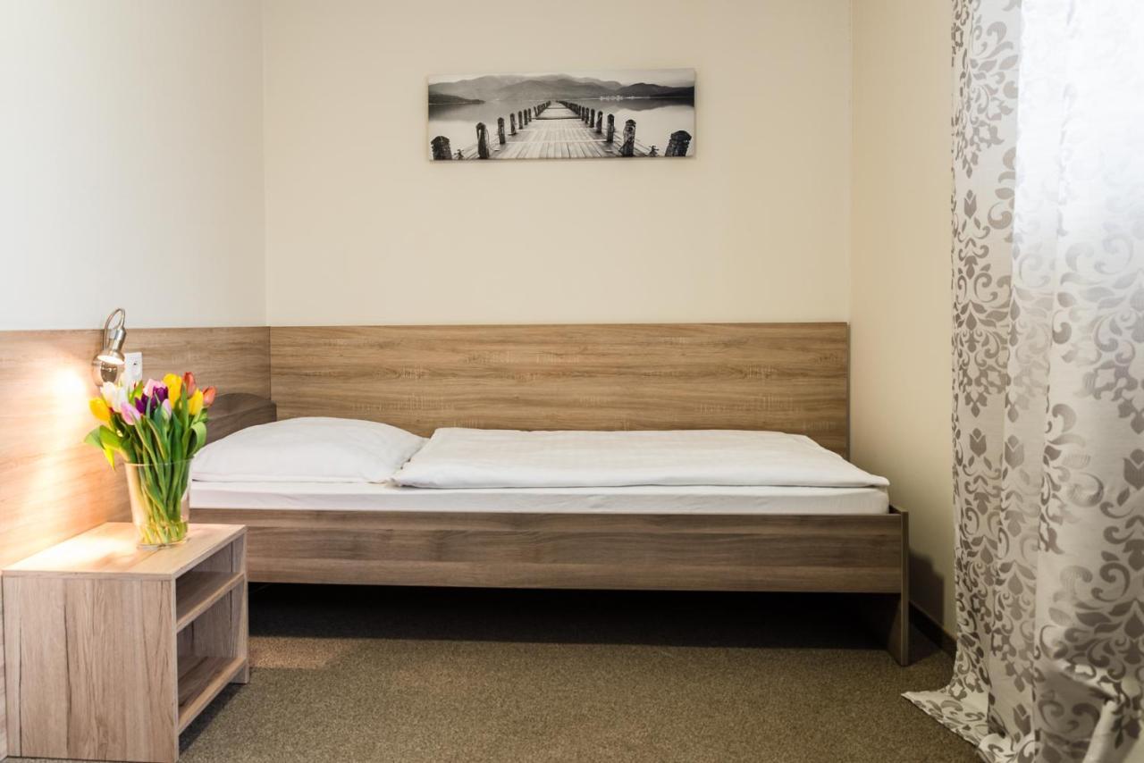 Hotel Dastan Levice Exteriér fotografie