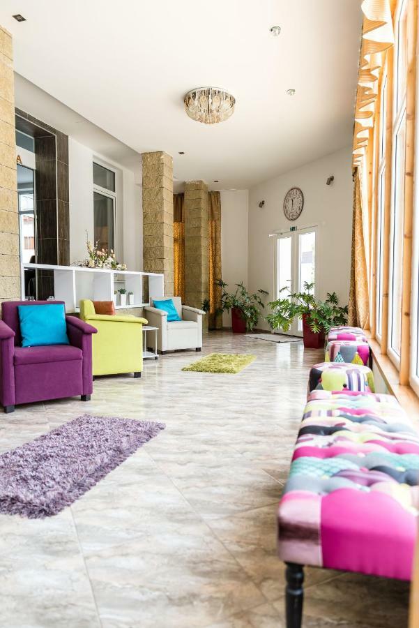 Hotel Dastan Levice Exteriér fotografie