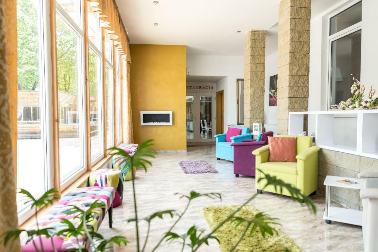 Hotel Dastan Levice Exteriér fotografie