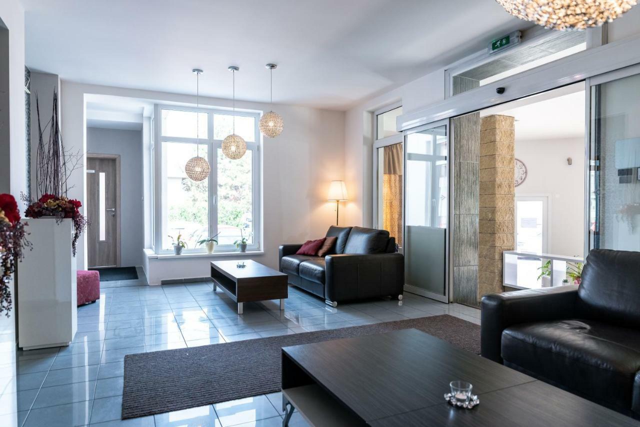 Hotel Dastan Levice Exteriér fotografie