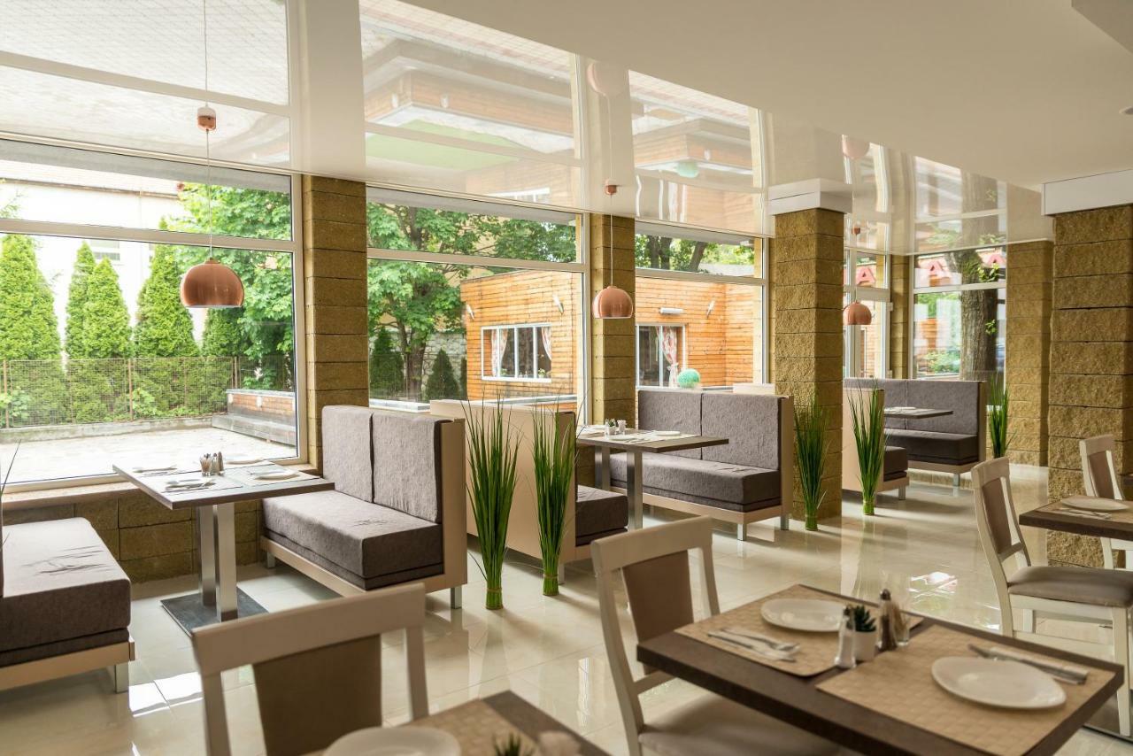 Hotel Dastan Levice Exteriér fotografie
